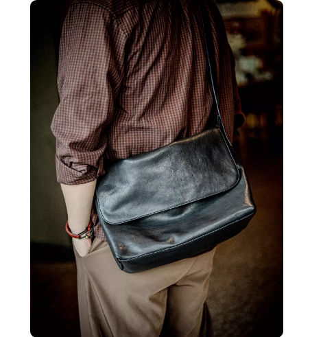 2025秋冬新款高级感男士真皮单肩斜挎包植鞣牛皮大容量通勤背包软